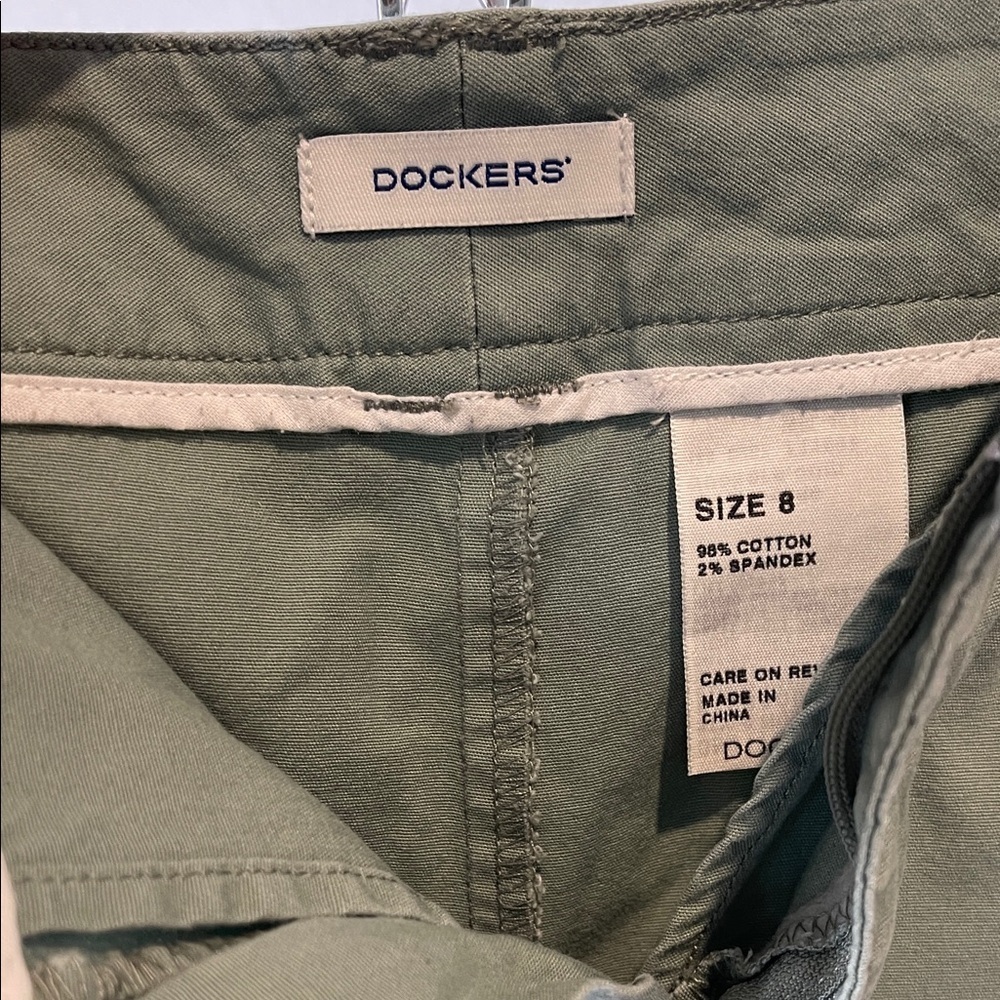 Dockers Women's Green Skort - Picture 3 of 5